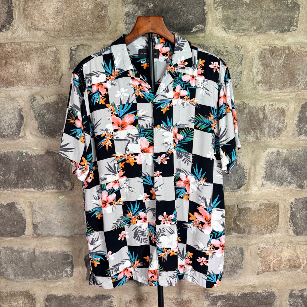 No Boundaries Mens Checkered Tropical Floral Rayon Camp Shirt Black White Size M